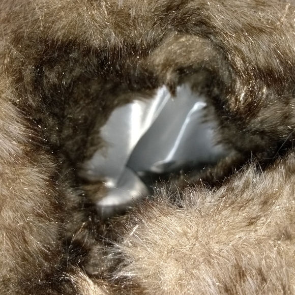 NWOT Wine Faux Fur & Insulated Bottle Cover - Picture 10 of 12